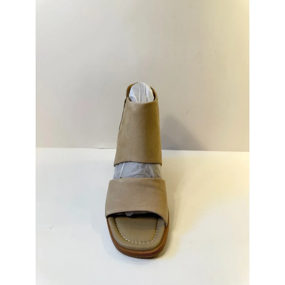 Soft Womens Block Heels Beige Suede US 8.5
